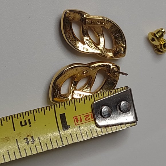 Vintage Trifari Black And Gold Tone Earrings - Picture 12 of 13